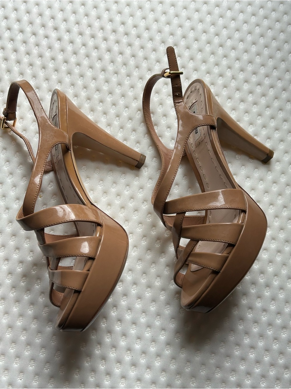 Miu Miu Patent Leather Strappy Platform Sandals Heels Tan Brown 38.5 Italy
